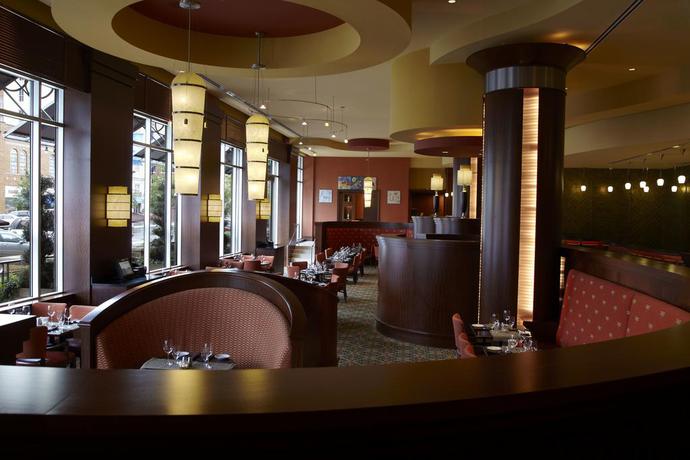 Imagen del bar/restaurante del Hotel Renaissance Montgomery and Spa At The Convention Center. Foto 2