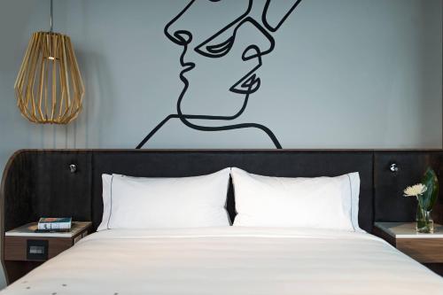 Imagen de la habitación del Hotel Renaissance Montreal Downtown. Foto 16