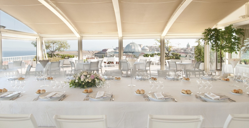 Imagen del bar/restaurante del Hotel Renaissance Naples Mediterraneo. Foto 5