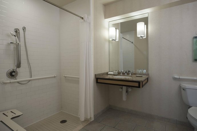 Imagen de la habitación del Hotel Renaissance New Orleans Arts Warehouse District. Foto 8