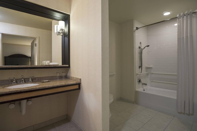 Imagen de la habitación del Hotel Renaissance New Orleans Arts Warehouse District. Foto 10