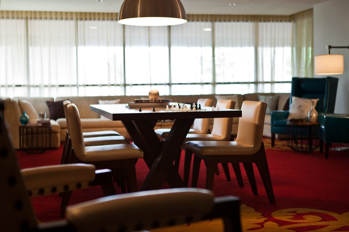 Imagen de los interiores del Hotel Renaissance Newark Airport. Foto 16