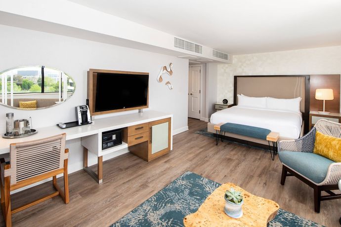 Imagen de la habitación del Hotel Renaissance Newport Beach. Foto 4