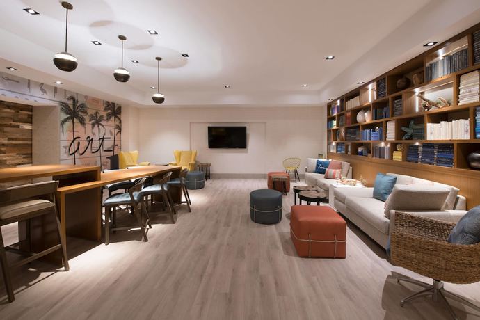 Imagen de la habitación del Hotel Renaissance Newport Beach. Foto 13