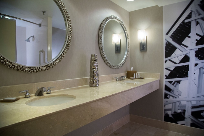 Imagen de la habitación del Hotel Renaissance Orlando At Seaworld. Foto 8