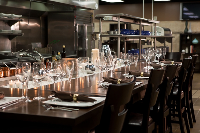 Imagen del bar/restaurante del Hotel Renaissance Orlando At Seaworld. Foto 4