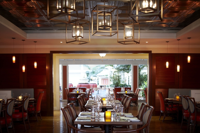 Imagen del bar/restaurante del Hotel Renaissance Orlando At Seaworld. Foto 7