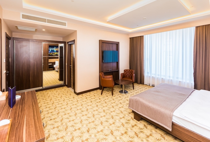 Imagen de la habitación del Hotel Renaissance Palace Baku. Foto 7