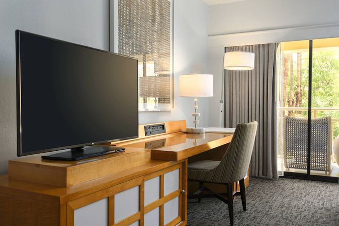 Imagen de la habitación del Hotel Renaissance Palm Springs. Foto 7