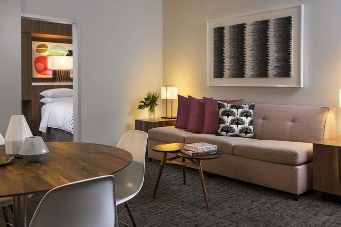 Imagen de la habitación del Hotel Renaissance Palm Springs. Foto 12