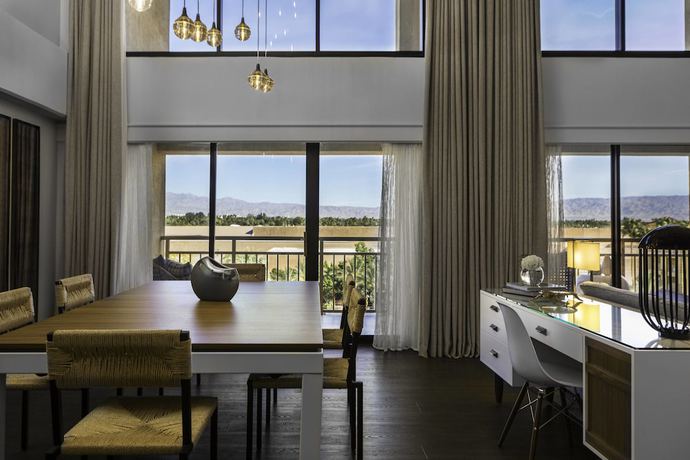 Imagen de la habitación del Hotel Renaissance Palm Springs. Foto 14