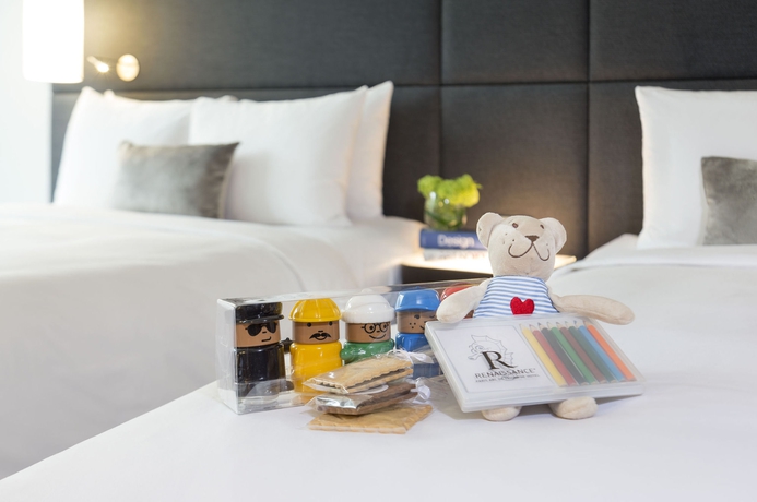 Imagen de la habitación del Hotel Renaissance Paris Arc De Triomphe. Foto 10