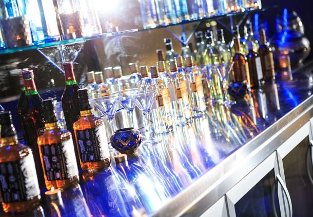 Imagen del bar/restaurante del Hotel Renaissance Paris Hippodrome De St. Cloud. Foto 2