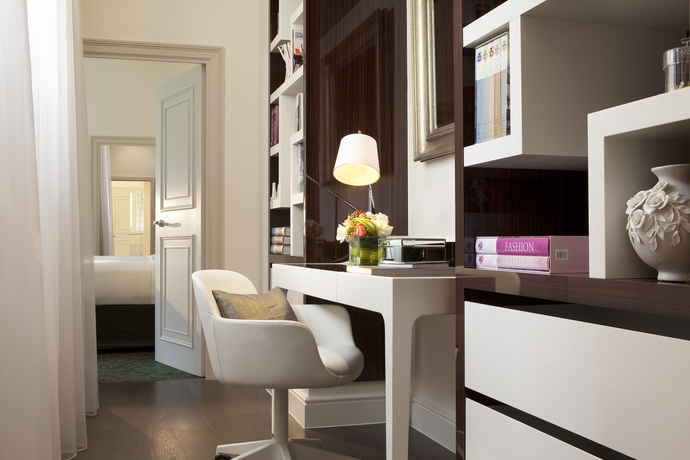 Imagen de la habitación del Hotel Renaissance Paris Nobel Tour Eiffel. Foto 4