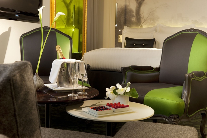 Imagen de la habitación del Hotel Renaissance Paris Nobel Tour Eiffel. Foto 6