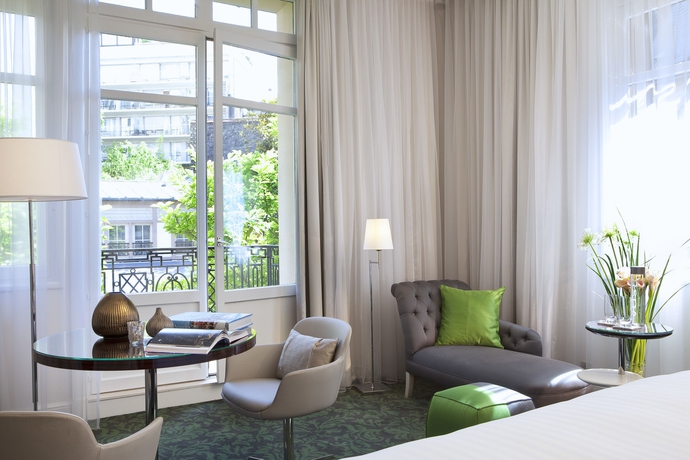 Imagen de la habitación del Hotel Renaissance Paris Nobel Tour Eiffel. Foto 8