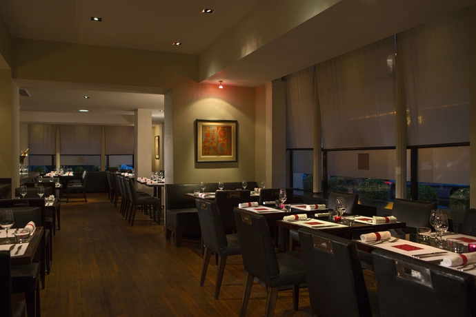 Imagen del bar/restaurante del Hotel Renaissance Paris Vendome. Foto 5