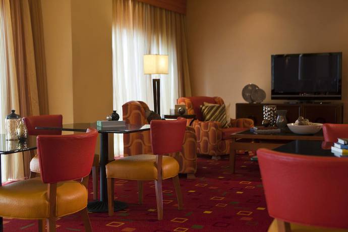 Imagen del bar/restaurante del Hotel Renaissance Phoenix Glendale and Conference Center. Foto 3