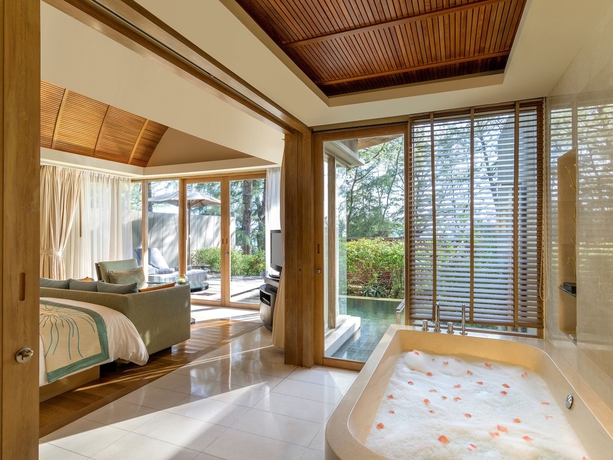 Imagen de los interiores del Hotel Renaissance Phuket Resort and Spa. Foto 11