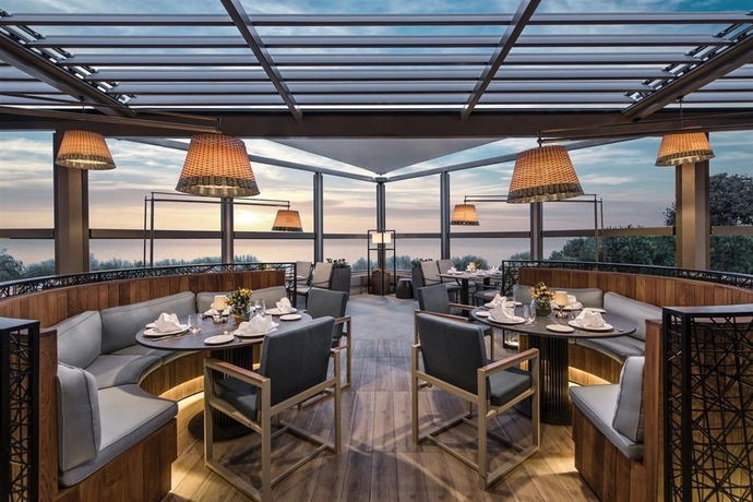 Imagen del bar/restaurante del Hotel Renaissance Polat Istanbul. Foto 15