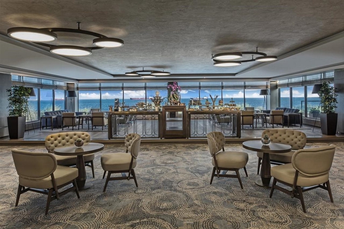 Imagen general del Hotel Renaissance Polat Istanbul. Foto 8