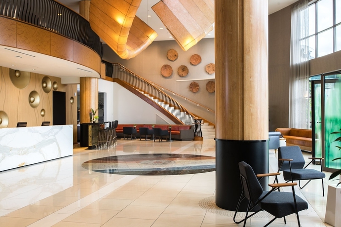 Imagen de los interiores del Hotel Renaissance Raleigh North Hills. Foto 16