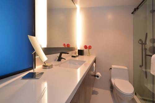 Imagen de la habitación del Hotel Renaissance Reno Downtown Hotel & Spa. Foto 15