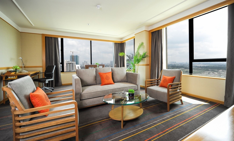 Imagen de los interiores del Hotel Renaissance Riverside Saigon. Foto 5
