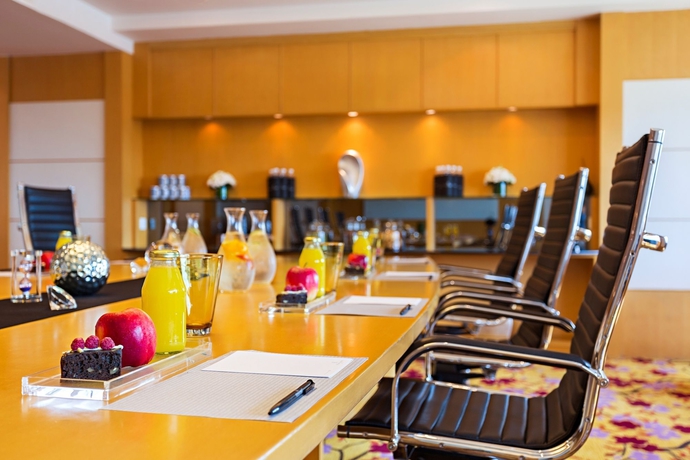 Imagen de los interiores del Hotel Renaissance Riverside Saigon. Foto 9