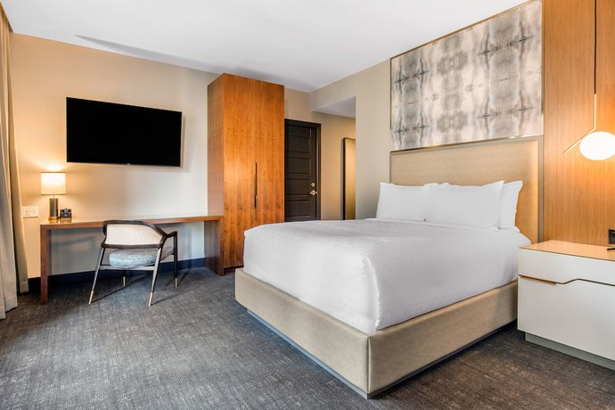 Imagen de la habitación del Hotel Renaissance Saint Elm Dallas Downtown. Foto 4