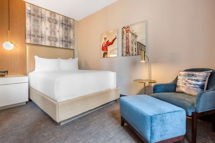 Imagen de la habitación del Hotel Renaissance Saint Elm Dallas Downtown. Foto 8