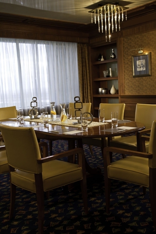 Imagen del bar/restaurante del Hotel Renaissance Samara. Foto 5