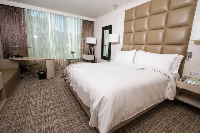 Imagen de la habitación del Hotel Renaissance Santiago. Foto 15
