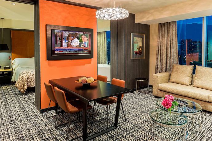 Imagen de la habitación del Hotel Renaissance Santiago. Foto 16