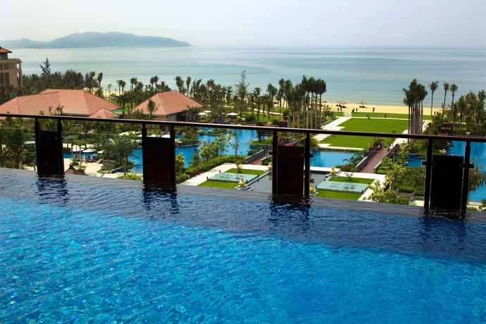Imagen de la piscina del Hotel Renaissance Sanya Haitang Bay Resort. Foto 7