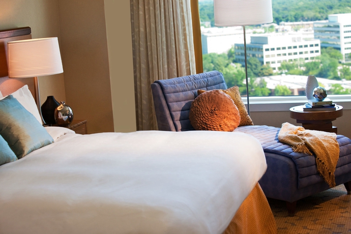 Imagen de la habitación del Hotel Renaissance Schaumburg Convention Center. Foto 9