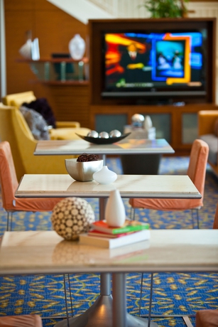 Imagen de los interiores del Hotel Renaissance Schaumburg Convention Center. Foto 15