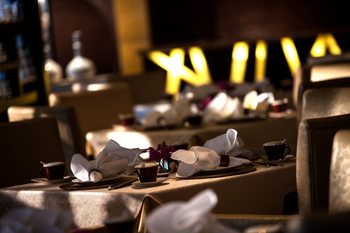 Imagen del bar/restaurante del Hotel Renaissance Shanghai Putuo. Foto 5