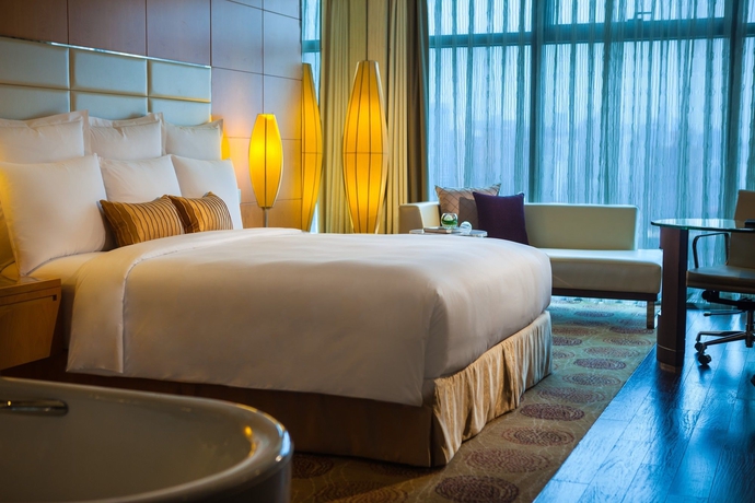 Imagen de la habitación del Hotel Renaissance Shanghai Putuo. Foto 9