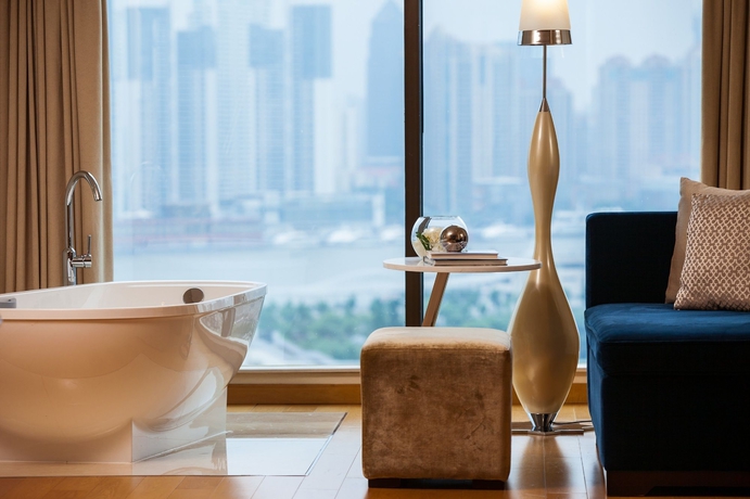 Imagen de la habitación del Hotel Renaissance Shanghai Yu Garden. Foto 8