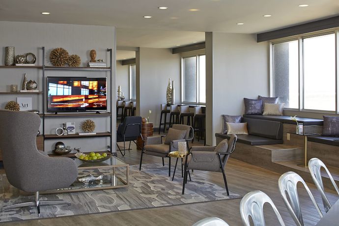 Imagen del bar/restaurante del Hotel Renaissance St. Louis Airport. Foto 3