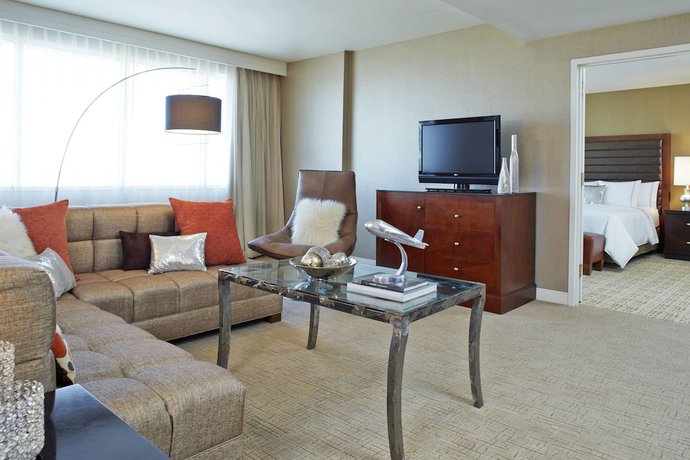 Imagen de la habitación del Hotel Renaissance St. Louis Airport. Foto 7