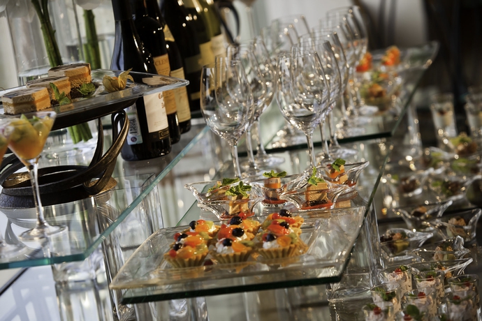 Imagen del bar/restaurante del Hotel Renaissance St. Petersburg Baltic. Foto 2