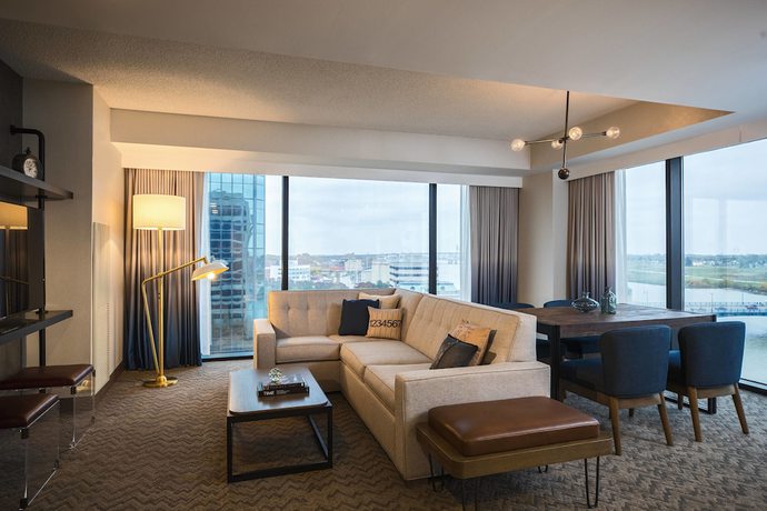 Imagen de la habitación del Hotel Renaissance Toledo Downtown. Foto 8