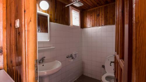 Imagen de la habitación del Hotel Renaissance Toll Garden. Foto 20