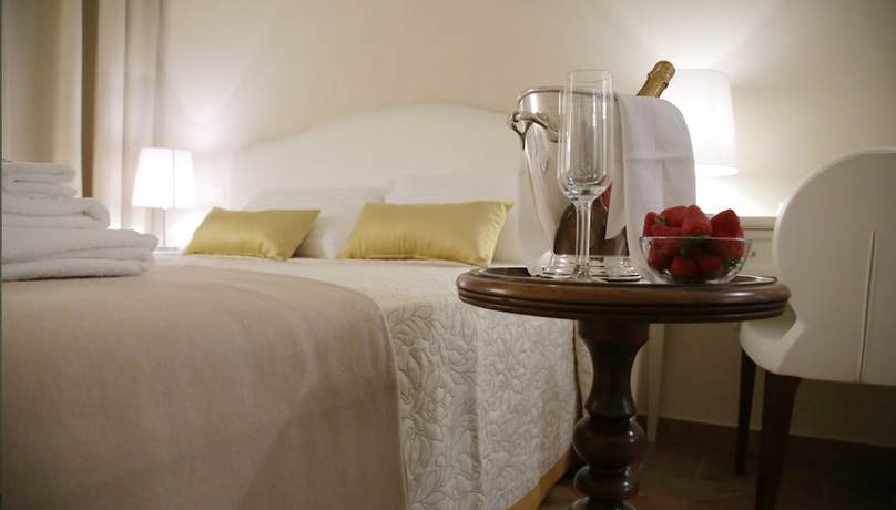 Imagen de la habitación del Hotel Renaissance, Uffizi. Foto 15