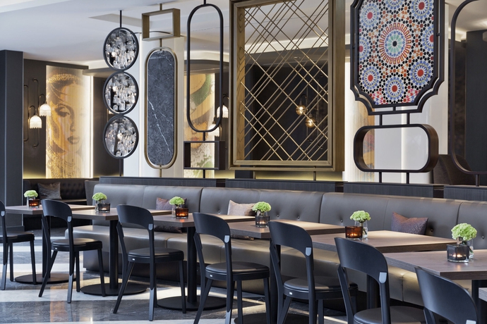 Imagen del bar/restaurante del Hotel Renaissance Vienna Schönbrunn. Foto 5