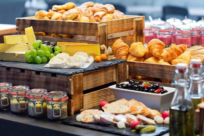 Imagen del bar/restaurante del Hotel Renaissance Vienna Schönbrunn. Foto 6