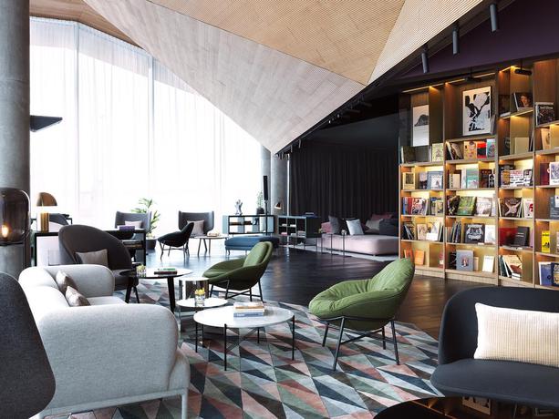 Imagen de los interiores del Hotel Renaissance Warsaw Airport , An Marriott International. Foto 10