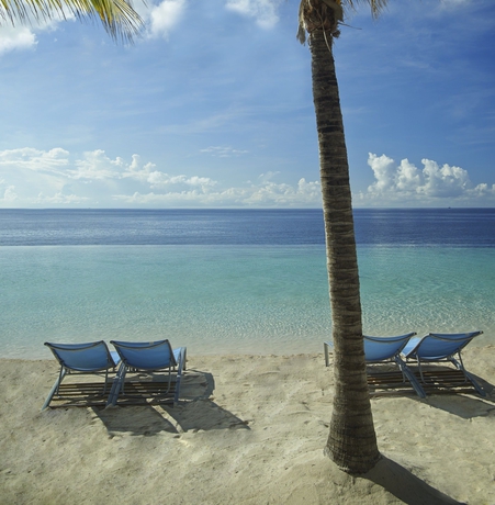 Imagen de los exteriores del Hotel Renaissance Wind Creek Curacao Resort. Foto 10